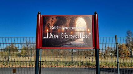 Flex Aufsteller 900x600mm, Säulen RAL 7016, Schelle RAL 3005